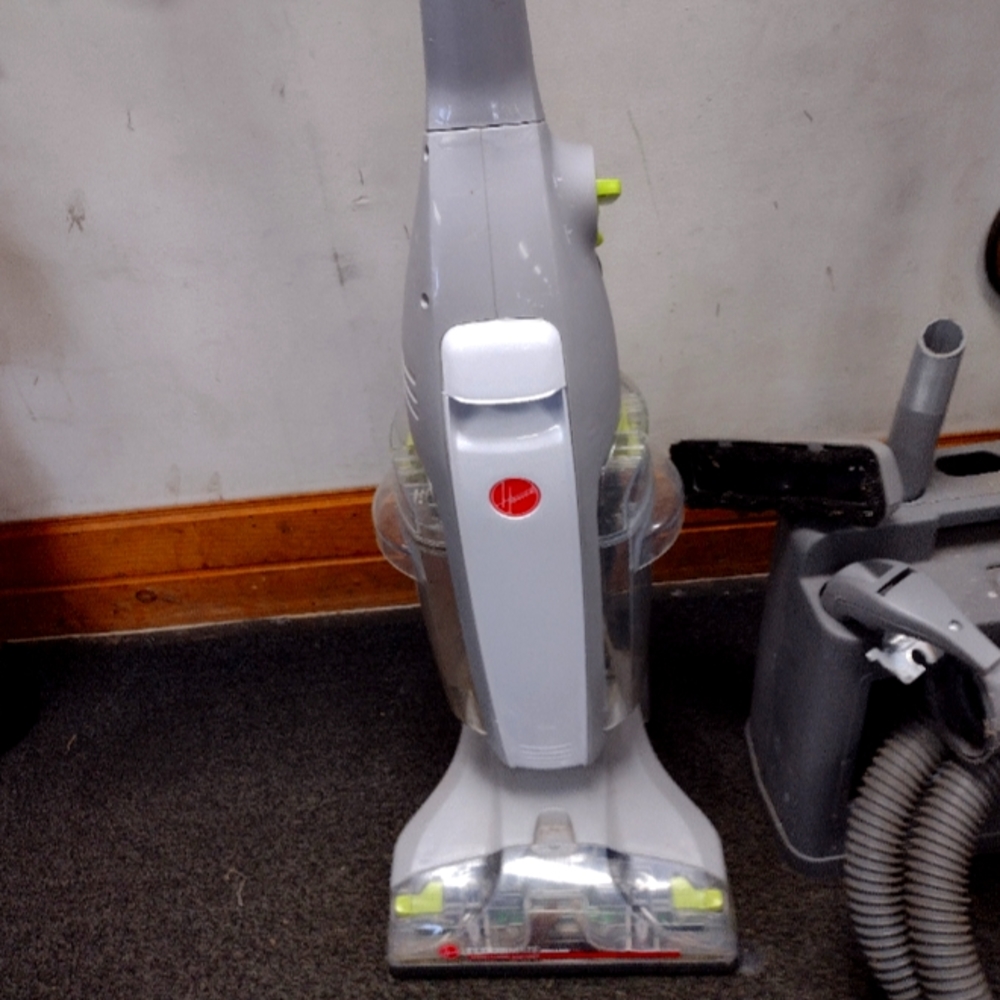 Hoover shampooer